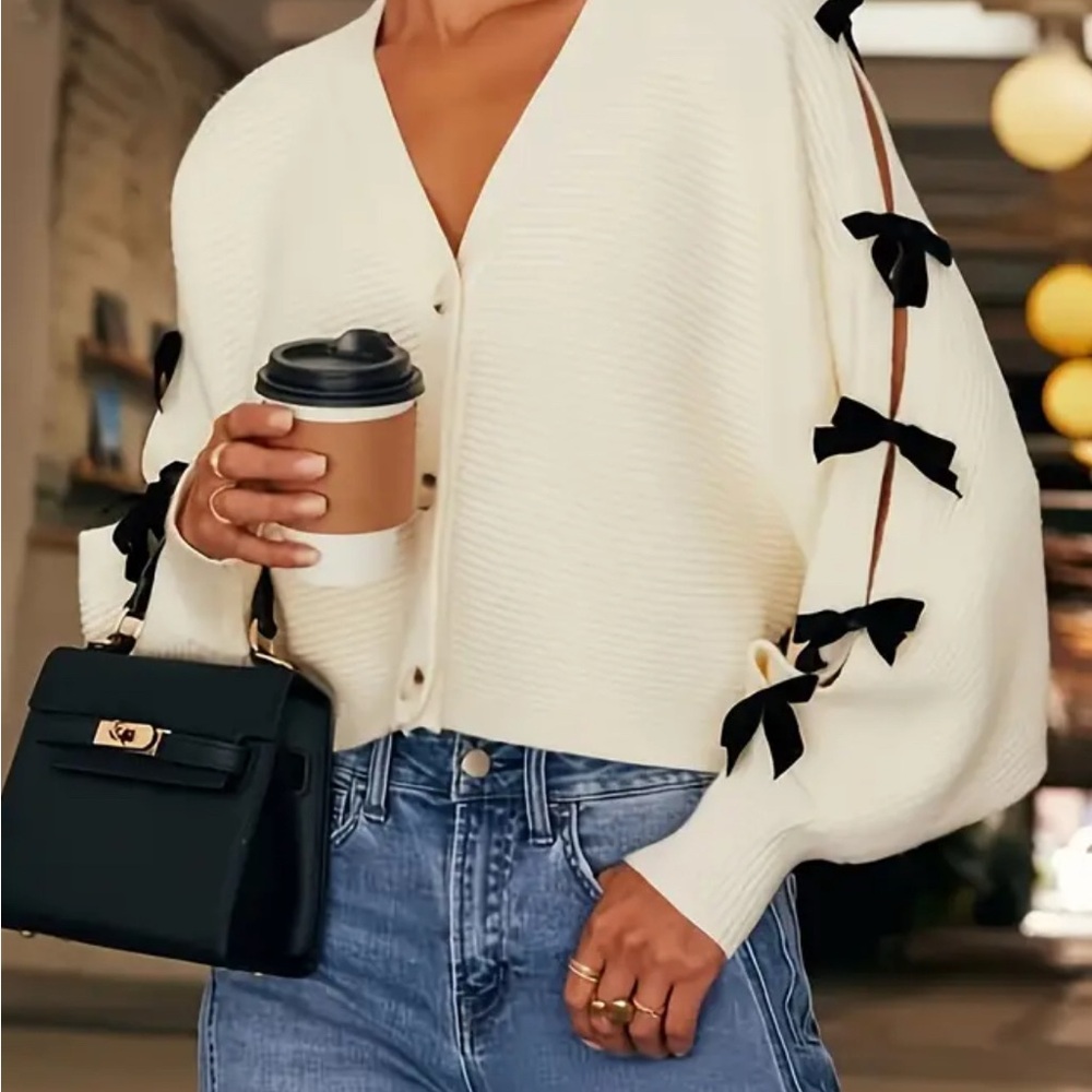 Cardigan Knit with buttons bow pattern open sleeve